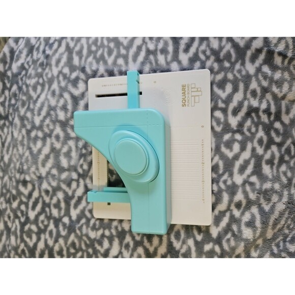 We R Memory Keepers Square Punch Board Paper Cutting Tool Scrapbook Tool - Picture 1 of 3